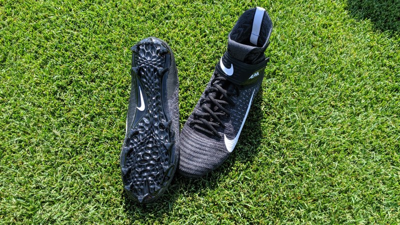 Nike Alpha Menace Elite 2