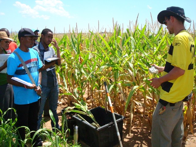 Tino explaining the SPAD meter