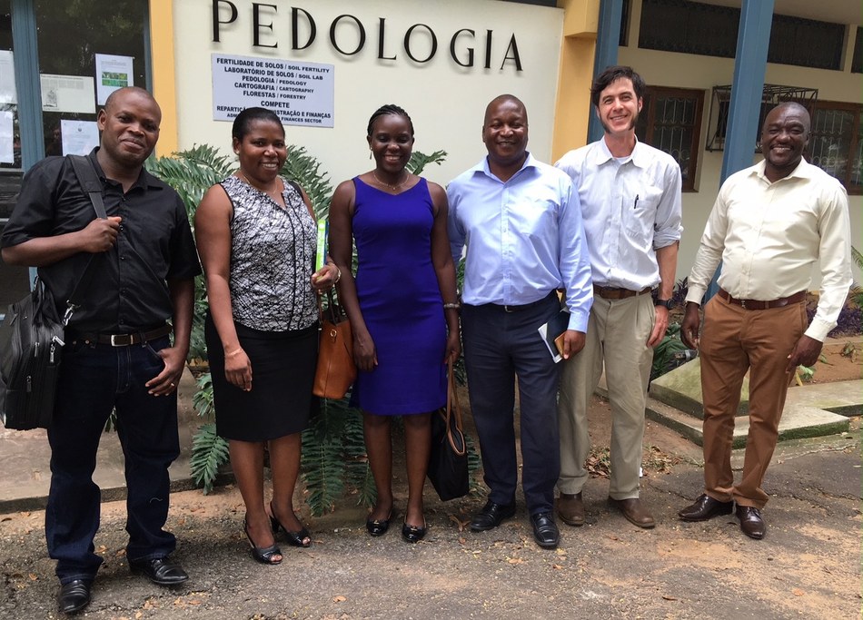On March 8, 2018 at the IIAM (Mozambique Institute of Agriculture Research by its Portuguese acronym) office in Maputo, the national seed release committee approved the release of three new phosphorus efficient common bean varieties generated by team member Celestina Jochua.