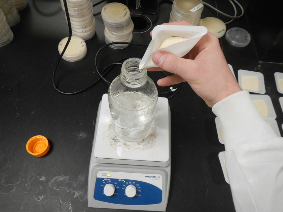 Slowly add agar and mix until dissolved. 